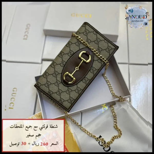 شنطة قوتشي كروس باللون البني الفاتح مع نقشة Gucci