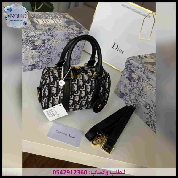 شنطة dior أبيض وأسود