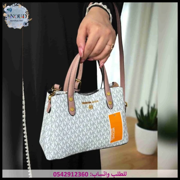 شنطة مايكل كورس أبيض