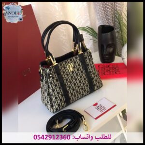 شنطة ch نسائية وسط